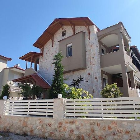 Royals Apartments 2 Нікіті Екстер'єр фото