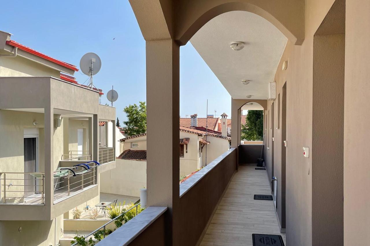 Royals Apartments 2 Нікіті Екстер'єр фото