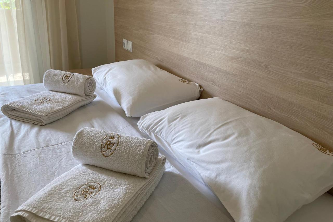 Royals Apartments 2 Нікіті Екстер'єр фото