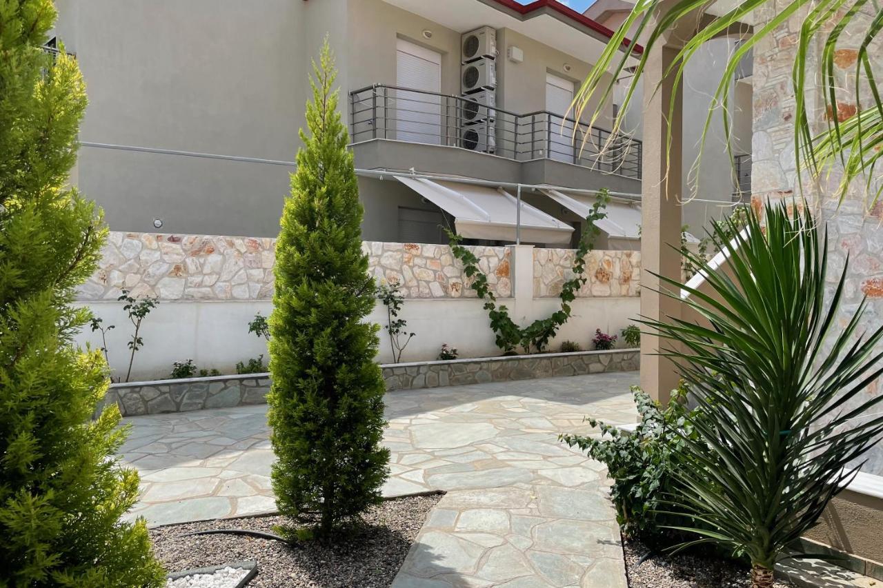 Royals Apartments 2 Нікіті Екстер'єр фото