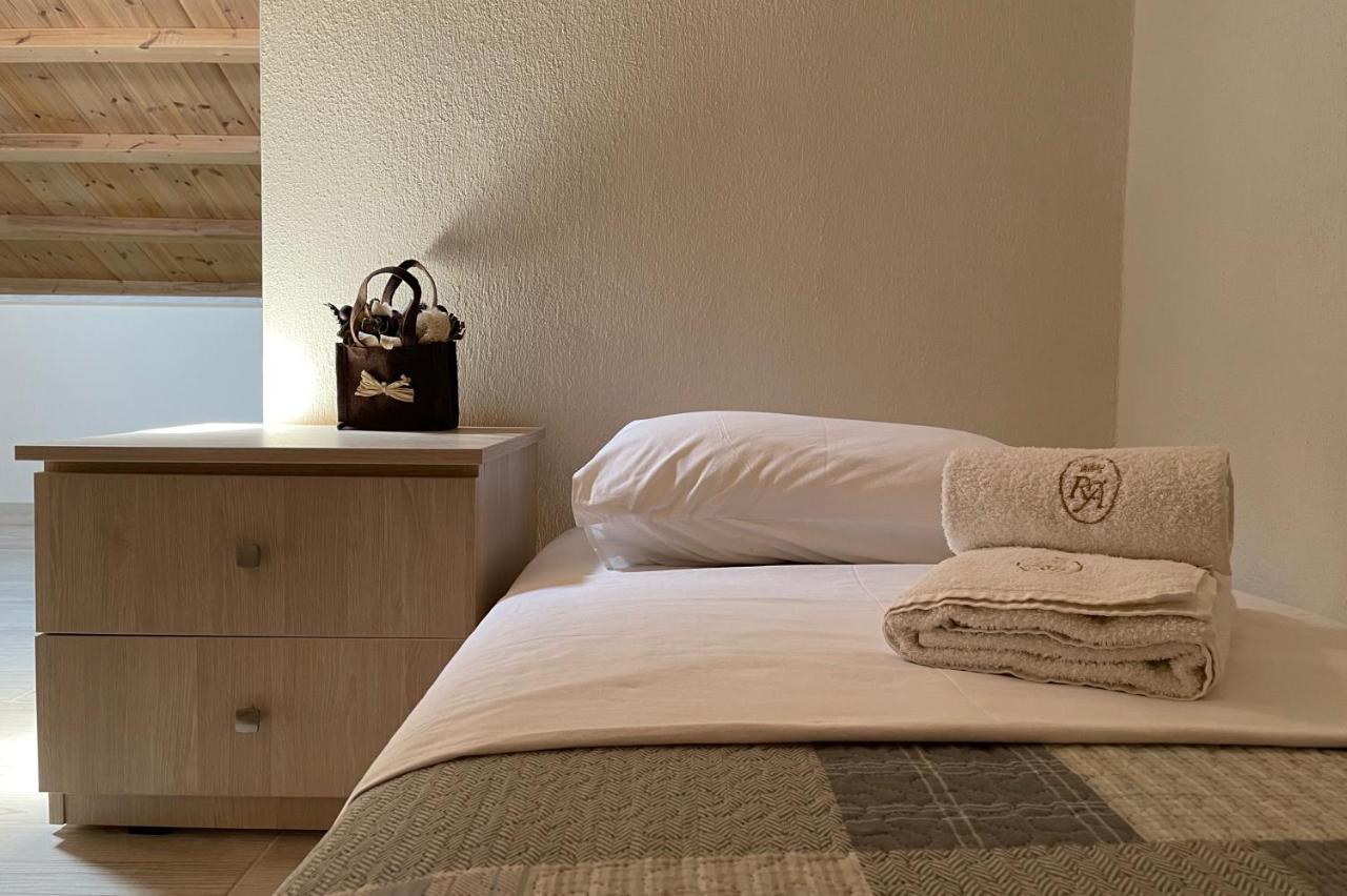 Royals Apartments 2 Нікіті Екстер'єр фото